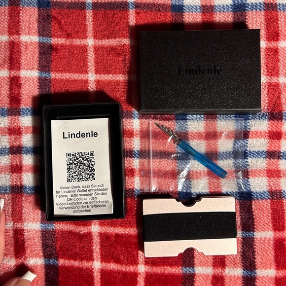 Wallet - Picture 2 of 7